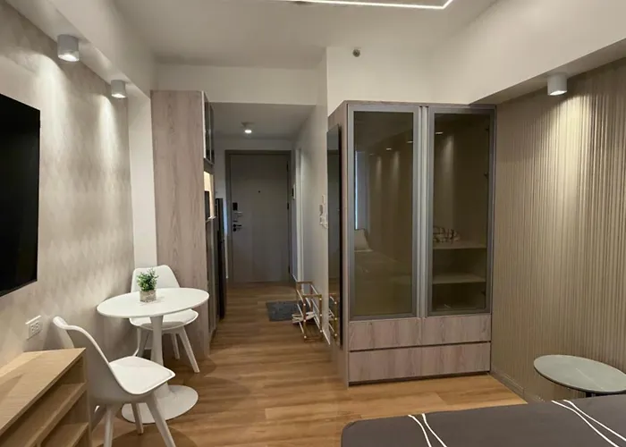 The Velvet Queen 2137 Arc Towers Aparthotel Cebu