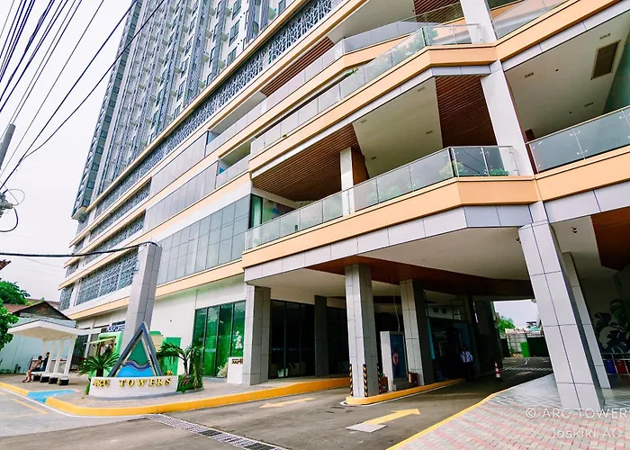 The Velvet Queen 2137 Arc Towers Aparthotel